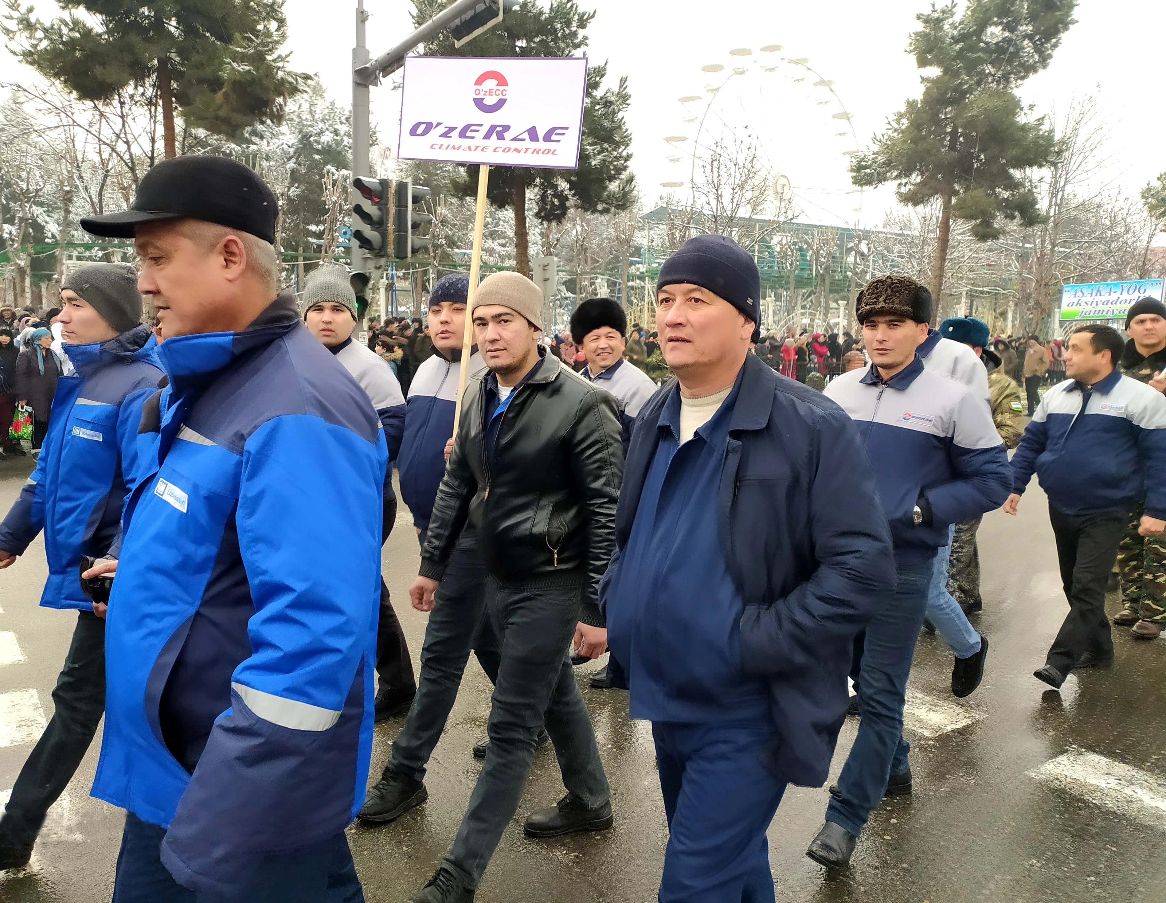Сотрудники СП ООО "O`ZERA CLIMATE CONTROL" приняли активное участие в параде.